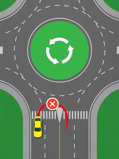 🔄Never U-Turn Like THIS in a Roundabout! ❌ #driving #drivingtips #roundabout #drivelessons #learnerdriver