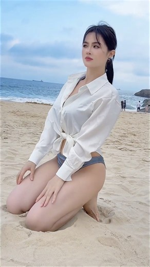Beachside Beauty 🌊✨ | Relaxing Seaside Vibes & Stunning Views
