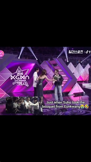 2.3K views · 176 reactions | Ahahaha leadernim my bouquet 藍﫣 #Suho #EXO #weareoneEXO | EXO In Update | Facebook