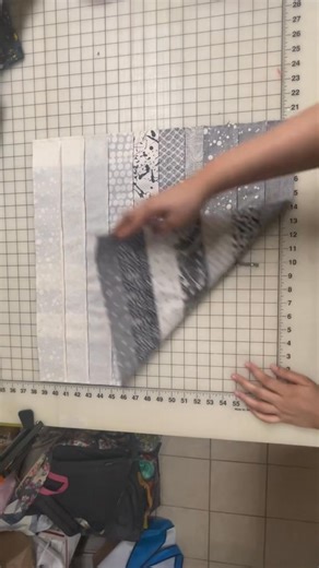 We are almost done with this QAL!! Video by Annie #quitling #quilt #quiltersoftiktok #quilttok #quiltingismytherapy #anniesquiltingcorner #aqcfamily #quiltingtips #quiltingtutorial #sewingtiktok #sewing #sewingtutorial | Jennifer