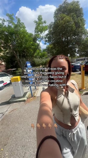 ⚠️ Endometriosis Creatine: What Science Actually Says 🧬 If you live with endo , your body already shows altered creatine metabolism — studies found creatine accumulates in ectopic endometrial lesions and peritoneal fluid and supports cell survival in those environments. Scientists also report abnormal creatine synthesis pathways in these tissues compared to healthy controls. Another recent paper shows serum creatinine — the breakdown product of creatine — is significantly higher in people with 