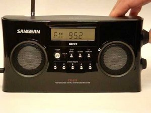 Sangean PR-D5 VS. Grundig S450DLX