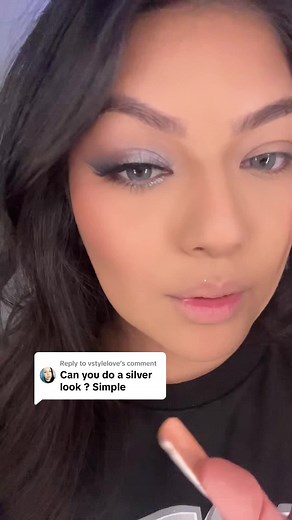 Replying to @vstylelove Silver eyeshadow tutorial 😍✨ Used @gypsyLegacycosmetics eyeshadow palette @Lilly Lashes in the style “Paris” code: GTORRES Crystal gray contacts from @Just4kira code: G.torres20 #silvereyeshadowlook #silvermakeuplook #eyeshadowtutorial #stepbystepeyeshadowtutorial #beginnerfriendlymakeup #eyeshadowtutorialforbeginners