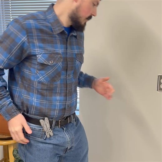 Craig Schober on Instagram: "Berkeley embedded software engineer Michael Tuma steps through detection and location of malicious USB cables using our new Yellowjacket-Ultra Wi-Fi Tester."