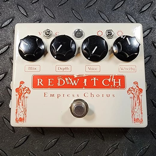91197019-red-witch-empress-chorus-vibrato-redwitch