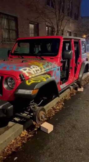 JEEP DOWN! 🐤 #cars #jeep #city #jeeplife #travel