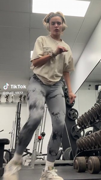 Vibrant Dance Choreography by Thali♌️.Girl in Pink