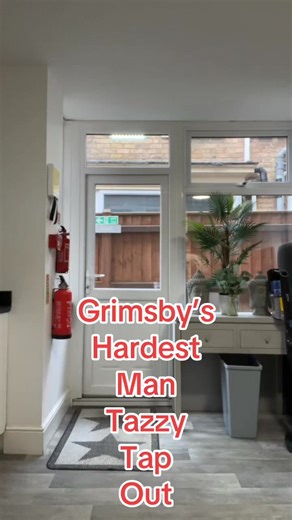 Grimsby’s Hardest Man BJ Masterclass Lesson 1 Technical Stand Up #tazzytapout vs | Simon Tasker