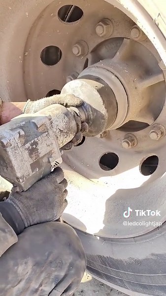 #howtomake #engine #repairs #repairman #made #install #cartiltok