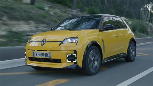 Renault 5 E-Tech Electric in Iconic version Driving Video