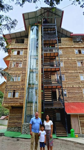 🌇 ¡Haz que tu proyecto se eleve con estilo! Los ascensores panorámicos transforman cada recorrido en una experiencia única. Diseño moderno, seguridad y una vista que lo cambia todo. 🏢✨ Cotiza con los expertos 📲 930690005 | Ascensores Chavez