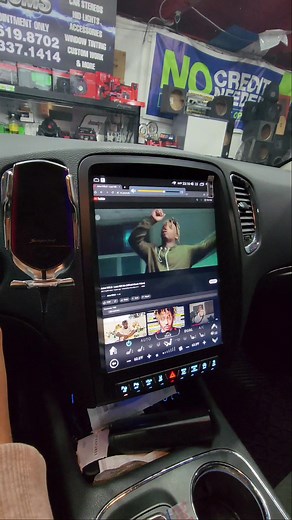 Making a dodge durango have a more convenient and modern enterior with a Tesla Style Radio. You don't need to buy a new car to get these features, just a tesla style!!! #dodge #durango #teslastyleradio #applecarplay #androidauto #backupcamera #reverseassist #primoperucustoms #sxt