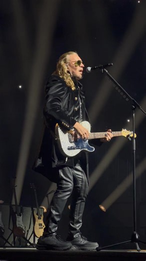 A sold-out UBS Arena welcomed Maná back to NYC to launch the next chapter of the VIVIR SIN AIRE tour. After decades of stardom, the energy still feels brand new and the rooms are still packed. | Live Nation Concerts