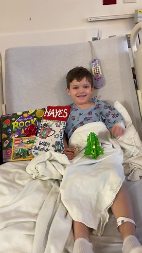 🎁🎅 The Mott Toy Store 2022! This annual tradition helps keep spirits bright and eases the burden of holiday shopping for the parents and caregivers of our #LittleVictors. A space in the hospital transforms into Santa's workshop where caregivers shop at no charge for their hospitalized child AND their siblings. THOUSANDS of toys and HUNDREDS of families benefited from this holiday magic. Hail to our amazing staff, donors, community partners and volunteers who made this possible for our patients