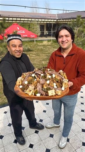 Oshqoshiquz on Instagram: "N1 Botir achchiq osh Bu yerda siz achchiq osh hamda turli xil milliy taomlardan tatib ko’rishingiz mumkin. Mazasiga gap yo’q 📍Manzil: Toshkent viloyati, Madaniyat 2-filial: Toshkent sh, Chilonzor t, 19 kv ⏰Ish vaqti: 9:00 dan 2:00 gacha ☎️Tel: 98 3009656, 95 8128000 🚕Yetkazib berish xizmati mavjud 📌Lokatsiya tg kanalda bor"