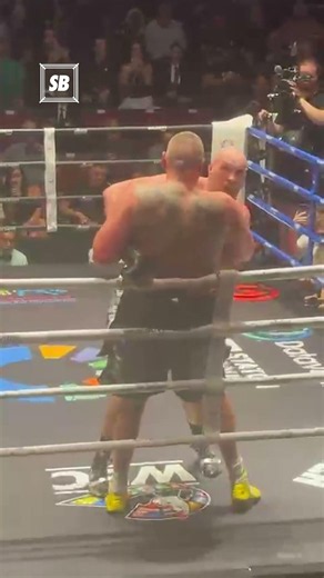 FURY KISSES WACH AFTER A BEATING 😂 | FURY V WACH LIVE #fury #furywach