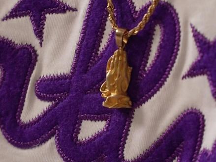 Battles 23ss 贴布绣logo短袖05/31 20:00 开售奶白/棕咖/浅灰/蓝色/黑色精工贴布绣工艺；310g双纱纯棉；纯正美式宽松版型；#battles #短袖t恤 #新茶到,battles的短袖- 抖音