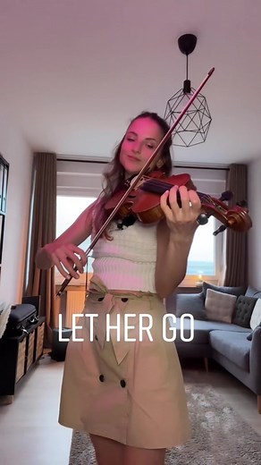 ViOLiNiA - Passenger Let Her Go Violin Cover