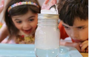 Aprende cómo meter una nube en un frasco | Experimentos