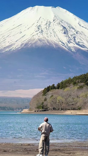 Mount Fuji: A Majestic View from Japan 🇯🇵🗻