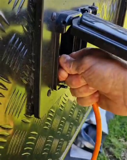 32 reactions · 4 comments |  REDBACK 4.5KVA 4500W GENERATOR  $1,499 ➡️ Lightweight at 27.5kg ➡️ Quiet at 54-59db @ 7m ➡️ Power appliances off grid - such as coffee machines, air conditioners, hair dryers and more! ➡️ Clean pure sine wave inverter ➡️ Easy pull-start ➡️ 5.5L fuel capacity offering 6 hour run time ➡️ Digital info display  Australian Designed and Developed | iTechworld | Facebook