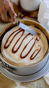 This delicious Caramel Cake is filled with caramel sauce, and topped with a Salted Caramel Frosting and swirls of more caramel sauce. The cake is moist and fluffy, with the rich taste of gooey caramel in every bite. 🤎 Recipe in the comments 💕 | Pies and Tacos