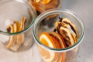 Looking for a last-minute gift idea for your favorite foodies? If you have a foodie in your life they've probably tried some pretty adventurous ingredients in the kitchen. They may have every type of cookware and kitchen gadget under the sun too! That’s where our Craft Cocktail Infusion Kits come in. They're a unique and different gift featuring California-grown goodness that they're sure to love! Learn more: https://californiagrown.org/recipes/gift-for-a-foodie/ | California Grown