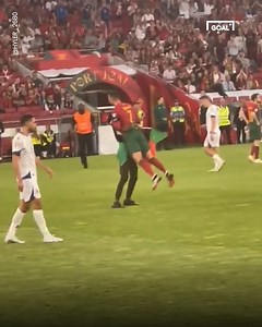 729K views · 46K reactions | Imagina entrar a la cancha y hacer el SIIUUU con Cristiano Ronaldo  | GOAL en Español | Facebook