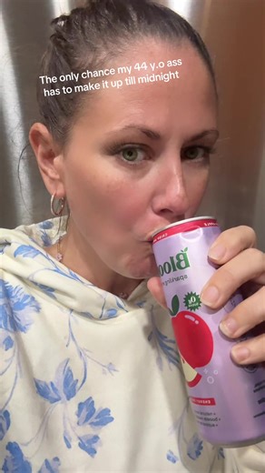 The viral Bloom Apple flavor is officially BACK 🍎✨ and yes — you can finally grab it on TikTok Shop again. If you missed it the first time, this is the crisp apple sparkling energy everyone was hunting down. Same iconic taste, refreshed can, and that clean, refreshing apple flavor that made Bloom Apple go viral in the first place. Zero sugar, natural caffeine, and the perfect sparkling energy drink for busy mornings, workouts, content days, or when you need an afternoon pick-me-up without the c