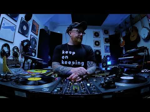 Volume 7 - All Vinyl Old Skool House Classics: Timeless Grooves of Our Generation🎧🔥