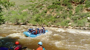 New to whitewater rafting? Fort Collins is the perfect place to get your feet wet (literally). 🚣‍♂️💦 Check out this first-timer’s guide before you hit the Poudre! Who’s ready to paddle? | Visit Fort Collins Colorado
