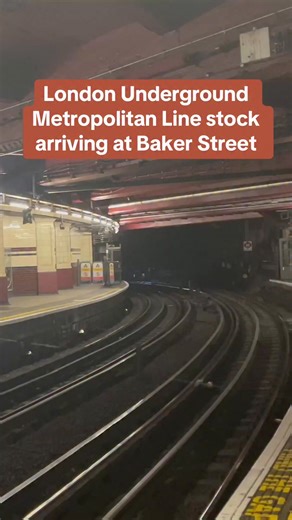 London Underground Metropolitan Line stock arriving at Baker Street #Railway200 #fyp #trains #londonunderground #tubestation | Spottersuk