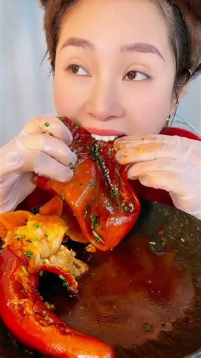 Slurping down spicy pig ear & tail like nobody's business @Aliviadonai #foodshorts #asmr #food