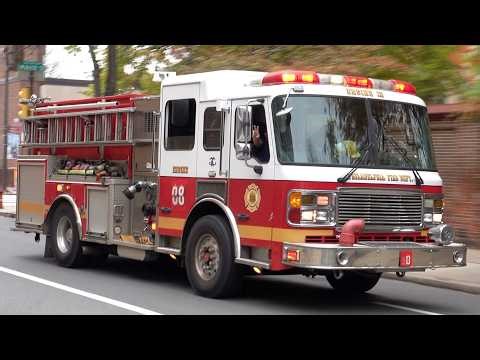 Philadelphia Fire Department Engine 8 Responding