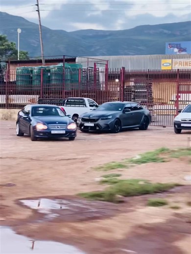 BMW M5 vs. Audi 8R Performance Comparison