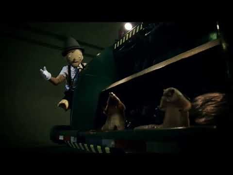 Geico commercial - Pinocchio's leg