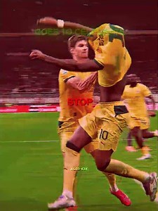 That moment when Rafael Leão remembered he was on a yellow 😂