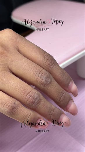 Crecimiento y Aplicación de Polygel en Uñas
