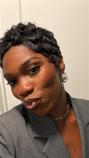 dominique on Instagram: "just a quick one two to look a bit more presentable lol. and i don’t think that my hair is high maintenance simply bc im used to doing my hair. i love having my hair done and i don’t mind doing it— even before cutting my hair. anyways, i need a cut but ive been having fun with a bit of length at the top. 💐"