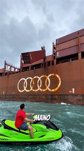Um CONTÊINER da Audi caiu no mar… e tinha um Audi R8 dentro 😱 #audi #audir8 #container