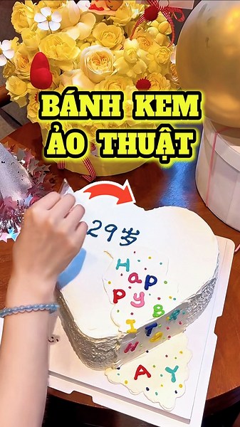 Bánh Kem Lật Sang Tuổi Mới 😲