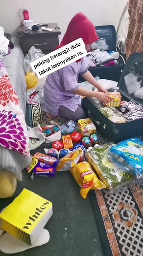 Organizing Tips for Cluttered Living Spaces