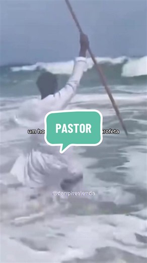 Viraliza vídeo de pastor tentando abrir o mar como Moisés 🌊 #religiao #biblia #pastor