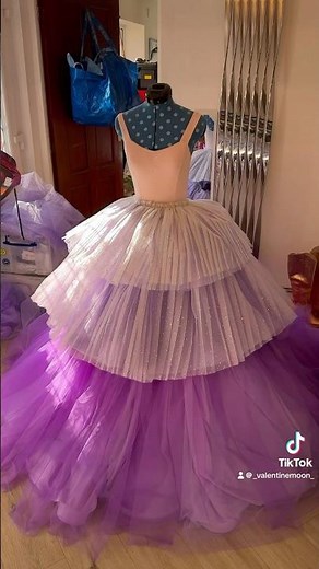 This is the fluffiest cupcake skirt ever!! 💜 #costume #cosplay #fashion #diy #erastour