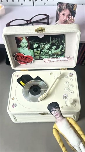 Vintage CD Player | Stylish, and made for true music lovers 💘-#CDPlayer #cdcollection #popmusic