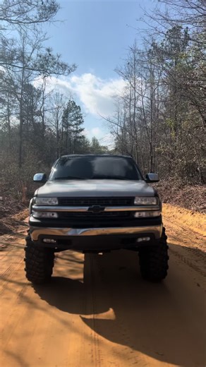 Exploring HOSS 9s and Willybobs in Bubba Truck