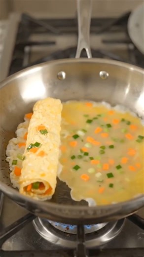Soft & Fluffy Korean Veg Egg Roll 😍 | Easy Breakfast Recipe”#eggroll #healthysnacks