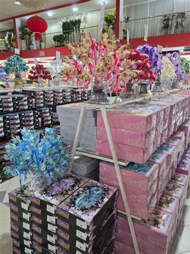 Plenty of Bunga Telur!😍🤩😘 All your weding needs under one roof! 😍🤩😘 ThankQ Malay Wedding! Your smart choice!✨️🔥👏🏻 Visit us in Nilai 3 and get yours now while its on SALE! 🔥✨️😘🤩😍🌸🌻🪴🥰😋 #Thankqmalaywedding #hantarankahwin #bungatelur #bungapahar #nilai3