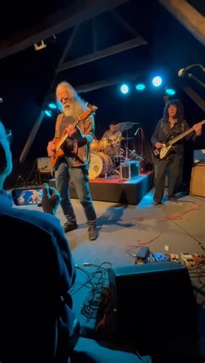 Epitaph in „Gerd‘s juke joint“ in Joldelund | Heinz Glass