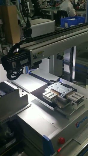 Achieve contactless suction and precise alignment. AND intelligent locking system